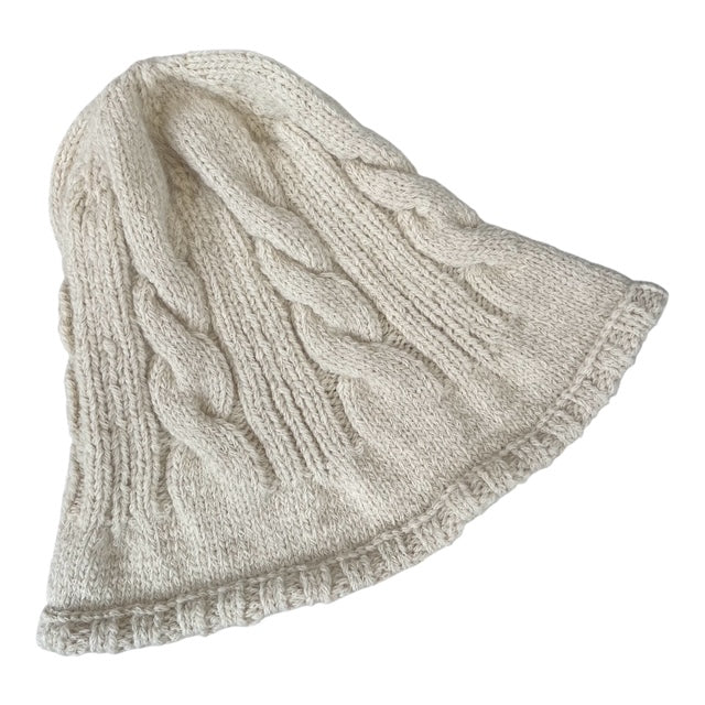 Manos de Yuraq - Gorro con trenzas