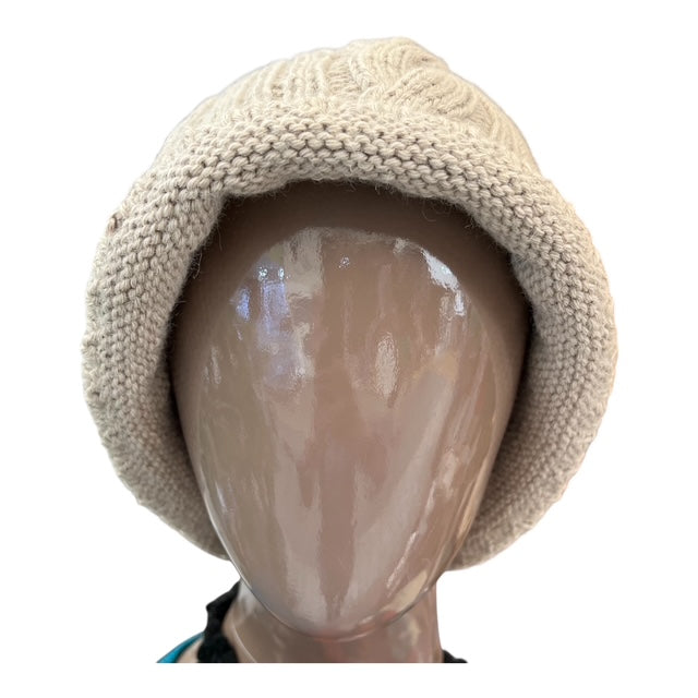 Manos de Yuraq - Gorro con trenzas