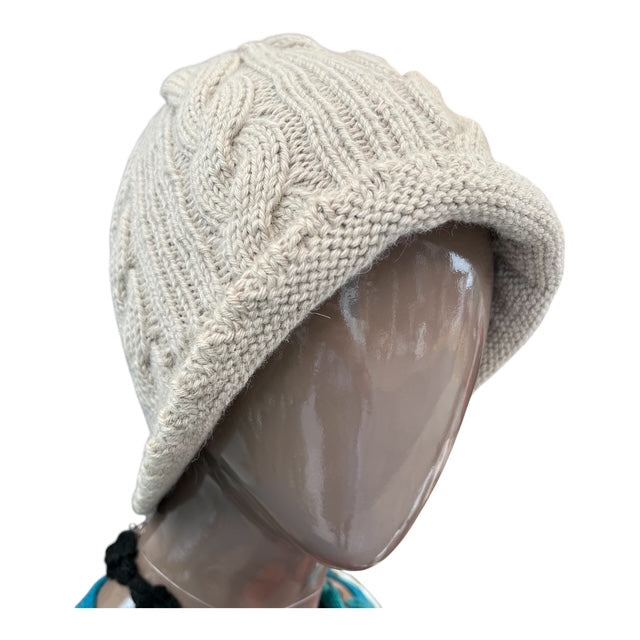 Manos de Yuraq - Gorro con trenzas