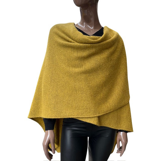 Ruana tejida en Alpaca Bebé en color dorado